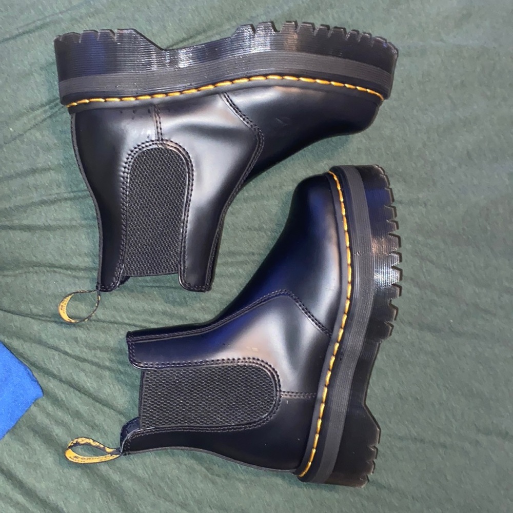 doc marten chelsea platform boots